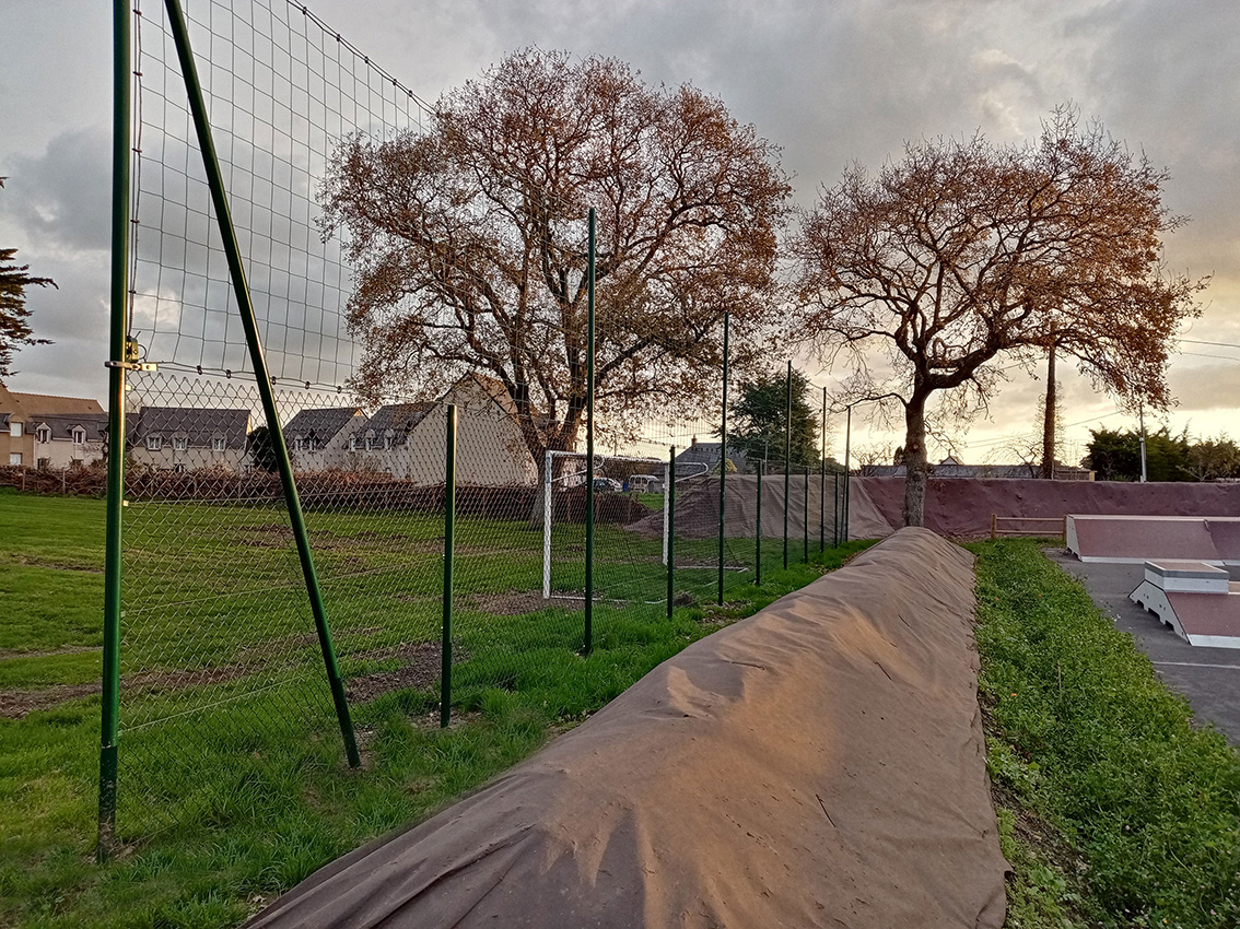 Clôture pare-ballons hauteur 4 m<br>SAINT LUNAIRE (35)